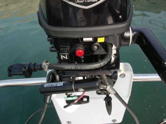 outboard motor hose hook up If i can hook up a water hose to a hose that is on the motor some where as it allows the fullest flow from the hose to the engine. outboard motor hose hook up If i can hook up a water hose to a hose that is on the motor some where as it allows the fullest flow from the hose to the engine.